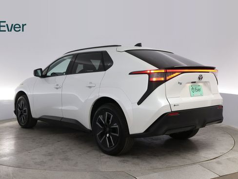 Used 2026 Toyota bZ FWD image 17