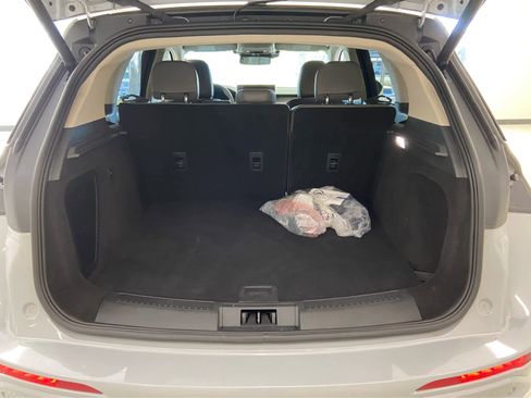 Used 2025 Lincoln Corsair Grand Touring image 10