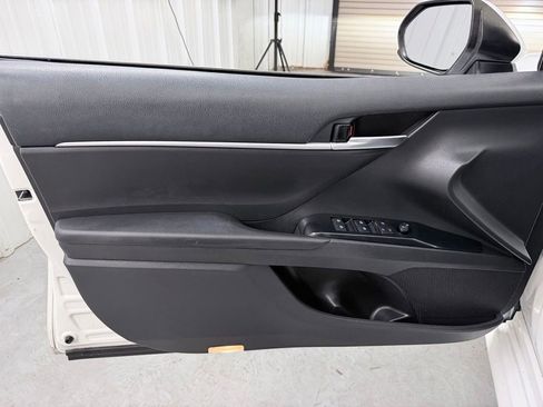 Used 2019 Toyota Camry LE FWD image 12