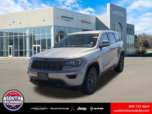 Used 2016 Jeep Grand Cherokee Laredo 75th Anniversary image 1
