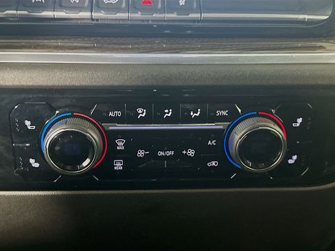 Used 2022 Chevrolet Silverado 1500 LT image 23