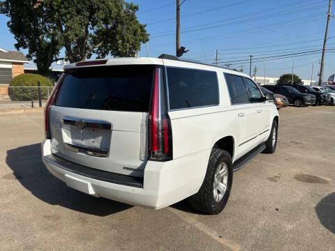 Used 2019 Chevrolet Suburban Premier AWD/4WD image 5