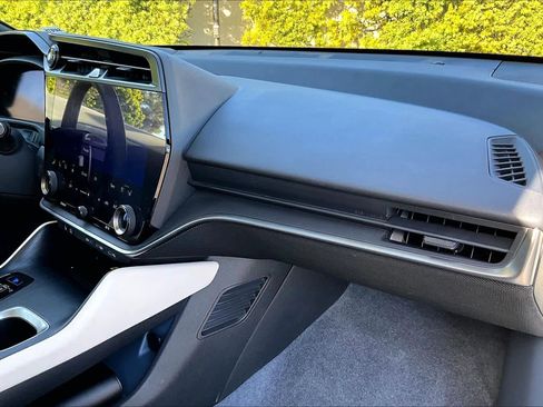 Used 2023 Lexus RZ 450e Premium image 17