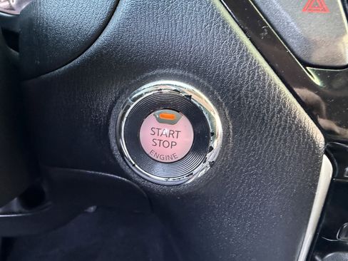 Used 2016 Nissan Pathfinder S FWD image 38