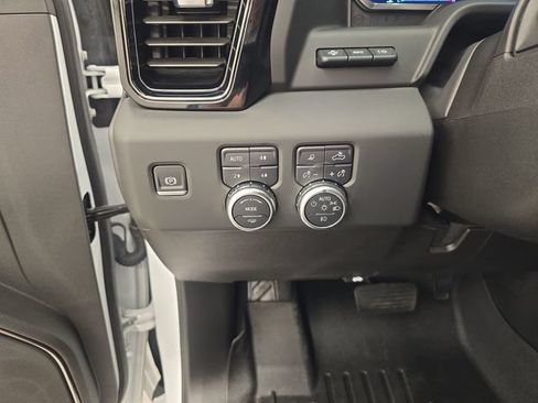 Used 2025 GMC Sierra 2500 AT4 w/ AT4 Premium Plus Package AWD/4WD image 34