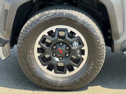 Certified 2025 Toyota 4Runner TRD Off-Road Premium AWD/4WD image 32