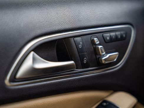 Used 2019 Mercedes-Benz GLA 250 image 25