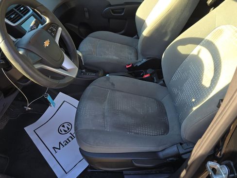 Used 2017 Chevrolet Sonic LS image 9