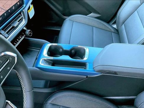 New 2026 Chevrolet Equinox EV LT FWD image 9