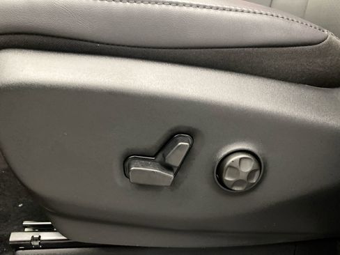 New 2026 Chrysler Voyager LX image 12