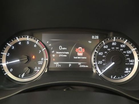 Used 2023 Toyota Highlander XSE FWD image 11