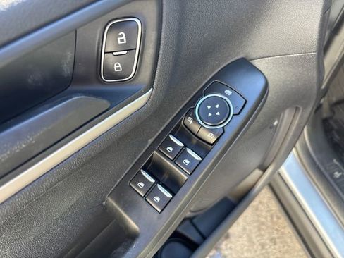 Used 2022 Ford Escape SE w/ SE Sport Appearance Package AWD/4WD image 23