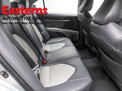 Used 2019 Toyota Camry XLE image 21