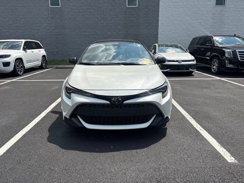 Used 2020 Toyota Corolla SE FWD image 2