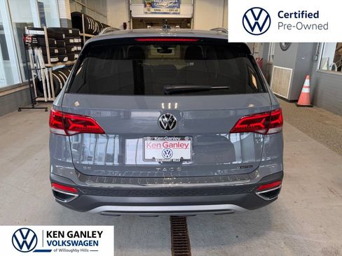 Used 2023 Volkswagen Taos SE w/ Panoramic Sunroof Package AWD/4WD image 6