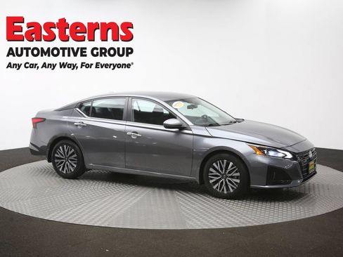 Used 2023 Nissan Altima 2.5 SV FWD image 46