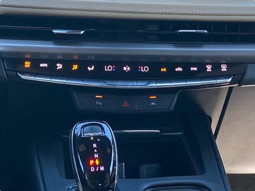 Used 2025 Cadillac XT4 Premium Luxury FWD image 10