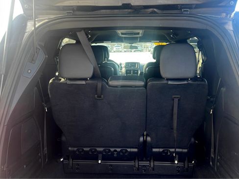 Used 2016 Dodge Grand Caravan R/T image 8