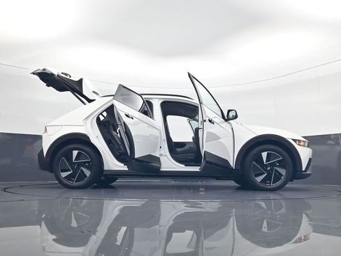 New 2025 Hyundai Ioniq 5 SEL image 33