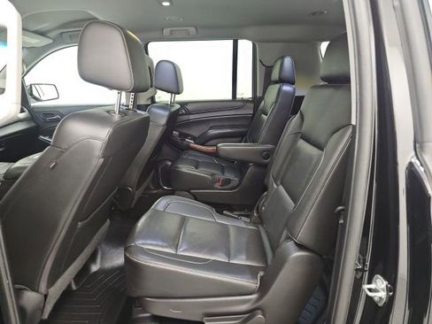 Used 2018 Chevrolet Suburban Premier image 34