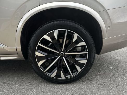 New 2026 Volvo XC90 B6 Plus w/ Protection Package Premier AWD/4WD image 34