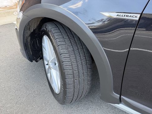 Used 2019 Volkswagen Golf Alltrack S image 39