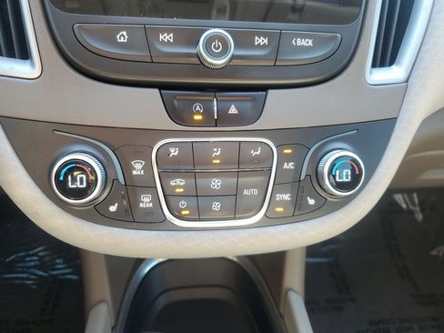 Used 2022 Chevrolet Malibu LT image 25