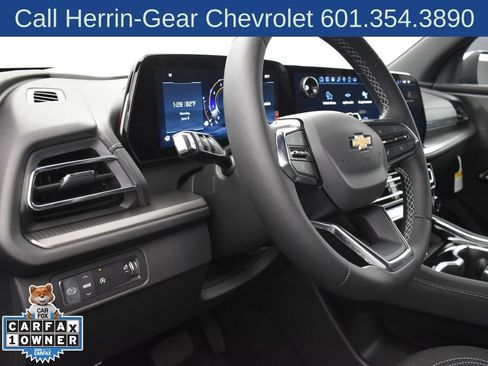 Used 2025 Chevrolet Traverse LT FWD image 12