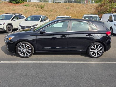 Used 2020 Hyundai Elantra GT FWD image 4