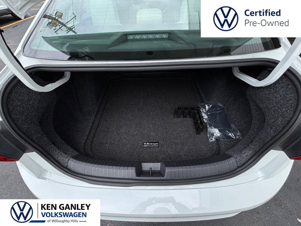 Used 2023 Volkswagen Jetta SE FWD image 28