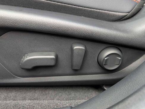 Used 2025 Subaru Crosstrek 2.5i Limited w/ Crosstrek Mirror Package image 17