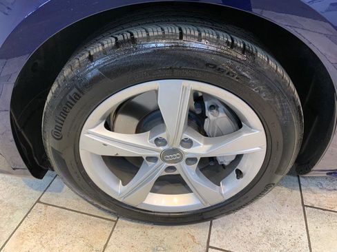 Used 2019 Audi A4 2.0T Premium w/ Convenience Package image 12