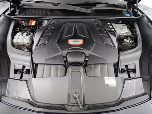 Used 2021 Porsche Cayenne Turbo AWD/4WD image 38