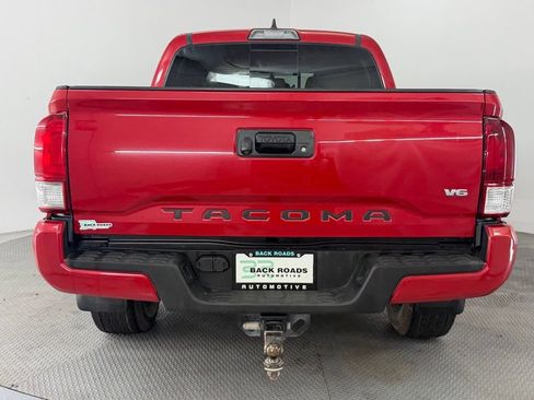 Used 2017 Toyota Tacoma TRD Sport w/ Tow Package (A/T) AWD/4WD image 8