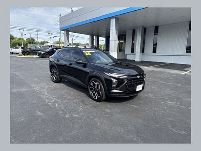 Used 2025 Chevrolet Trax RS w/ Sunroof Package