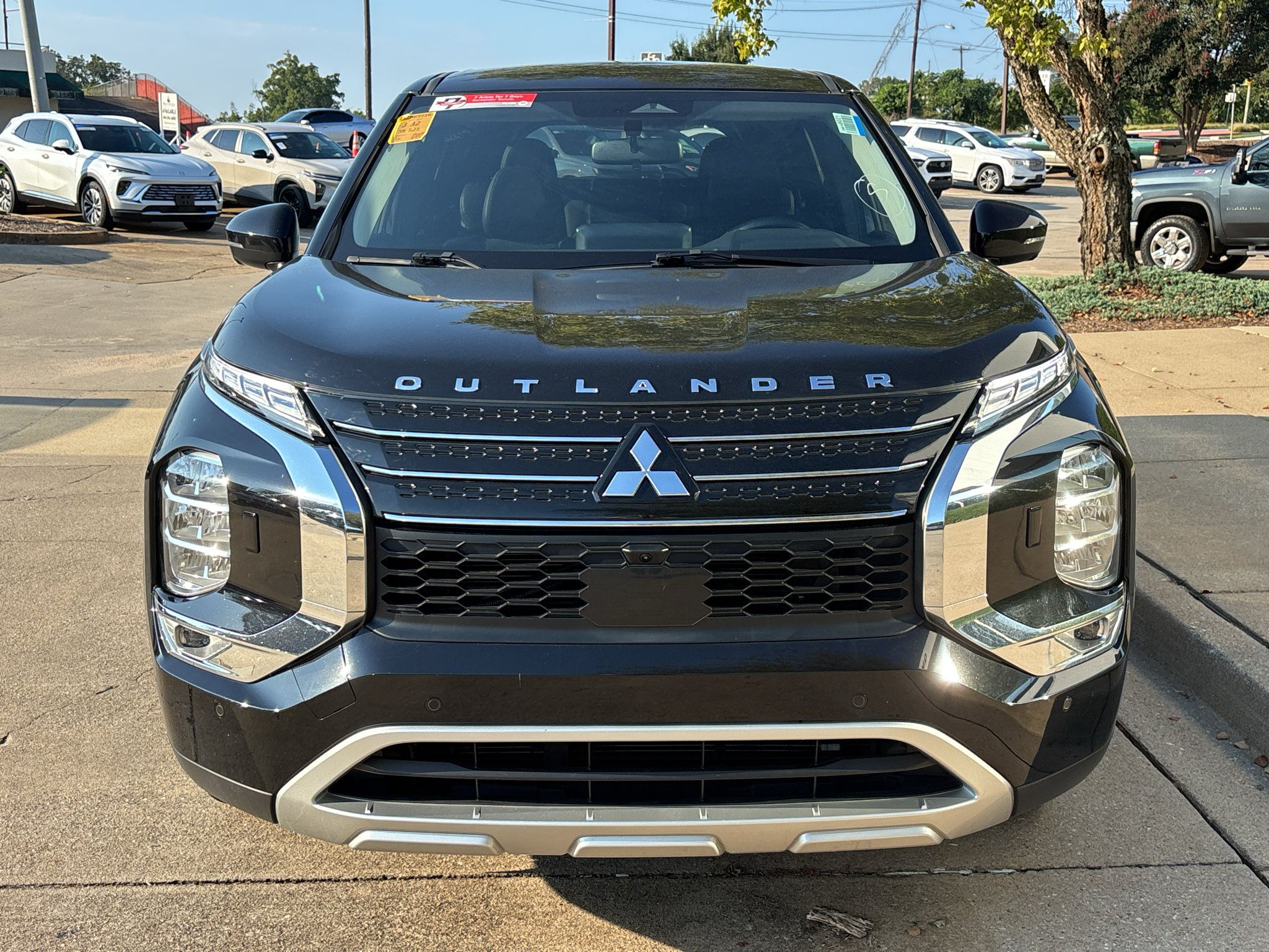 Used 2024 Mitsubishi Outlander SE Black Edition AWD/4WD image 3