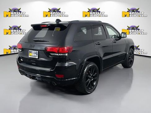 Used 2019 Jeep Grand Cherokee Altitude image 5