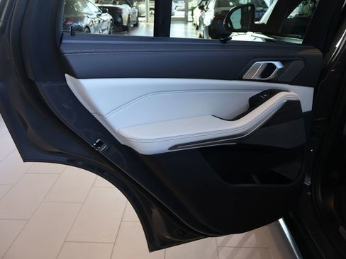 New 2026 BMW X5 xDrive40i w/ Climate Comfort Package image 18