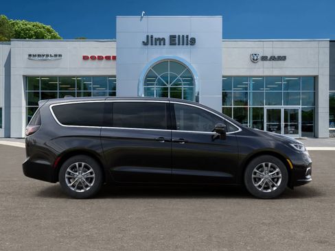 New 2026 Chrysler Pacifica Select FWD image 21