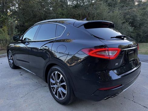 Used 2017 Maserati Levante w/ Luxury Package image 8