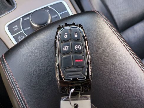 Used 2017 Jeep Grand Cherokee Limited 75th Anniversary AWD/4WD image 29