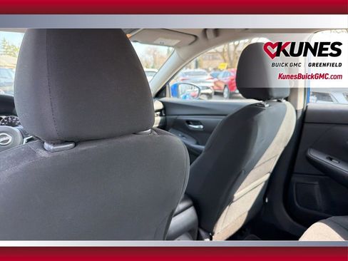 Used 2025 Nissan Sentra SV image 31