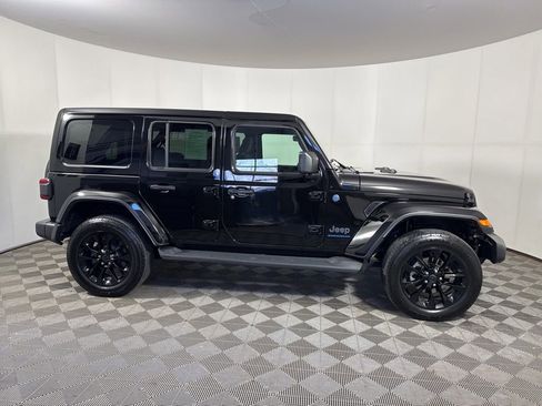 Used 2025 Jeep Wrangler Unlimited Sahara image 6