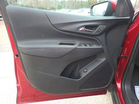 Used 2023 Chevrolet Equinox RS image 18