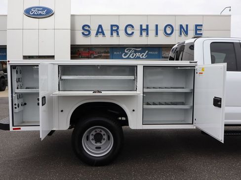 New 2026 Ford F350 XL w/ XL Chrome Package AWD/4WD image 4