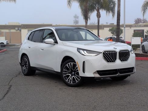 Used 2025 BMW X3 xDrive30i w/ Convenience Package image 2