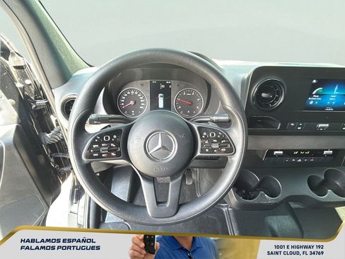 Used 2024 Mercedes-Benz Sprinter 2500 image 18