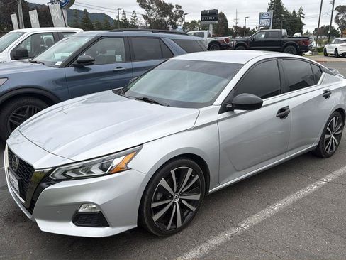 Used 2022 Nissan Altima 2.5 SR FWD image 1