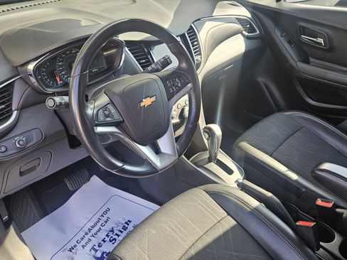Used 2019 Chevrolet Trax LT w/ LT Convenience Package image 6