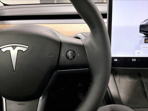 Used 2023 Tesla Model Y Long Range AWD/4WD image 12